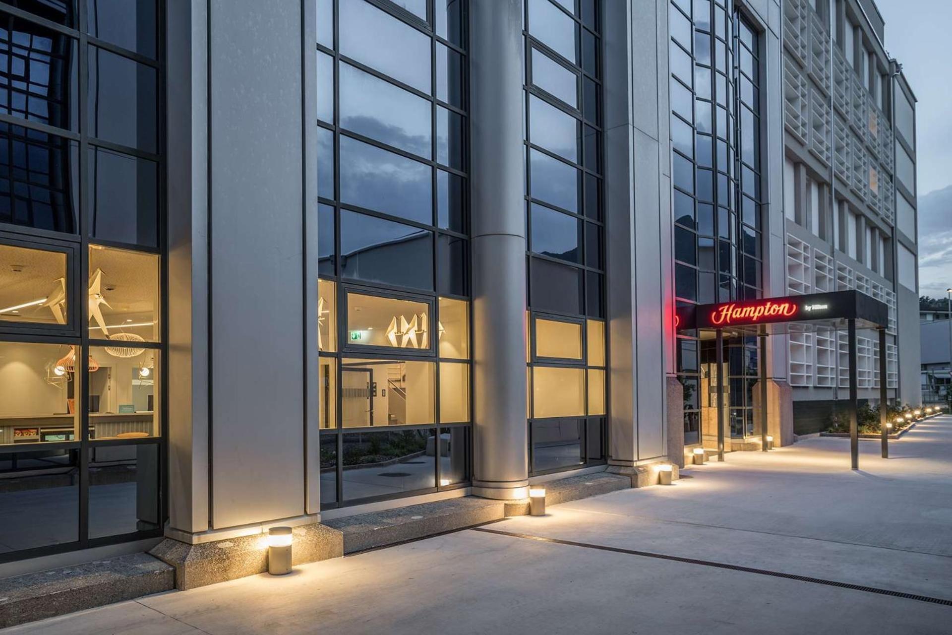Hotel Hampton By Hilton Locarno Losone Exterior foto