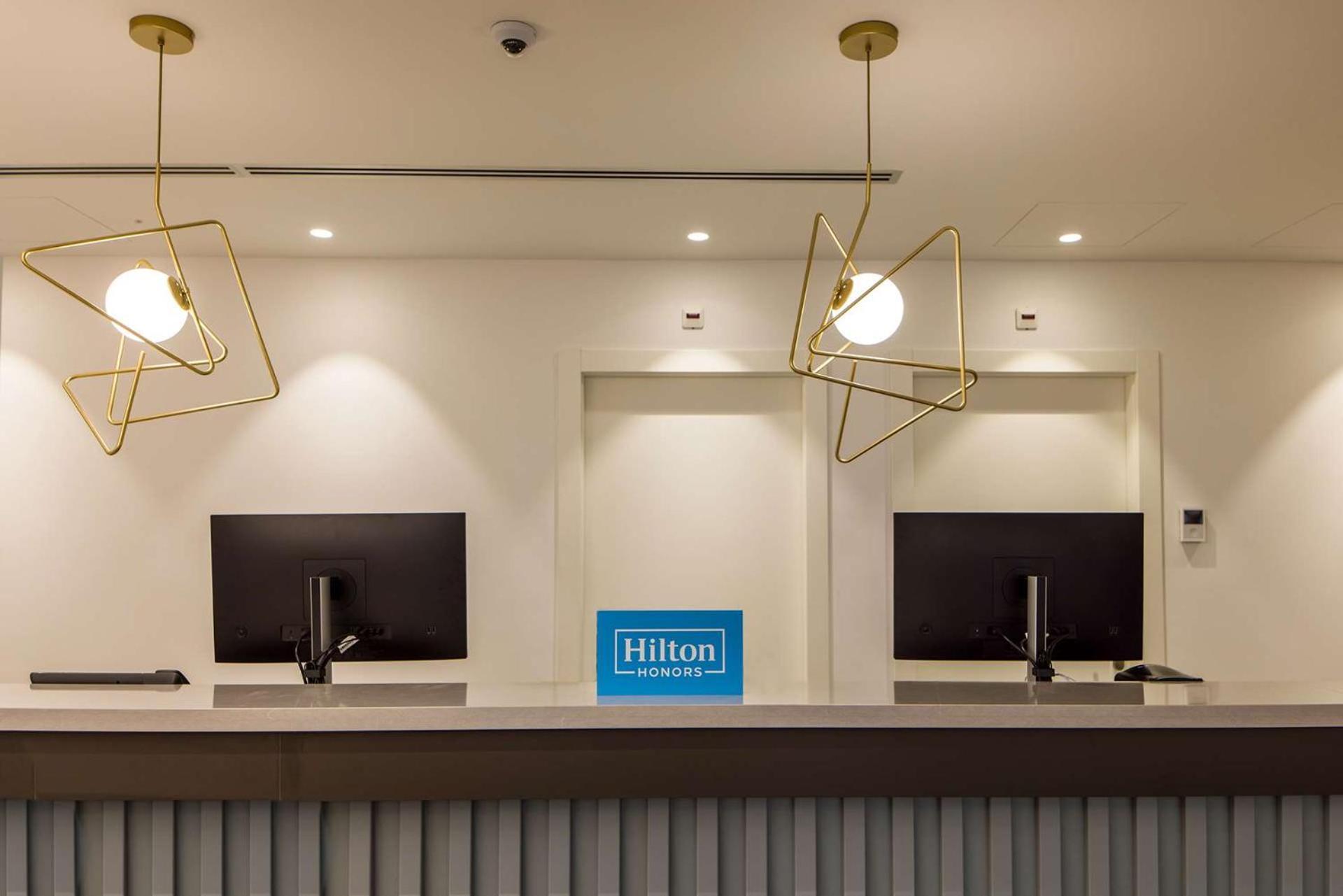 Hotel Hampton By Hilton Locarno Losone Exterior foto