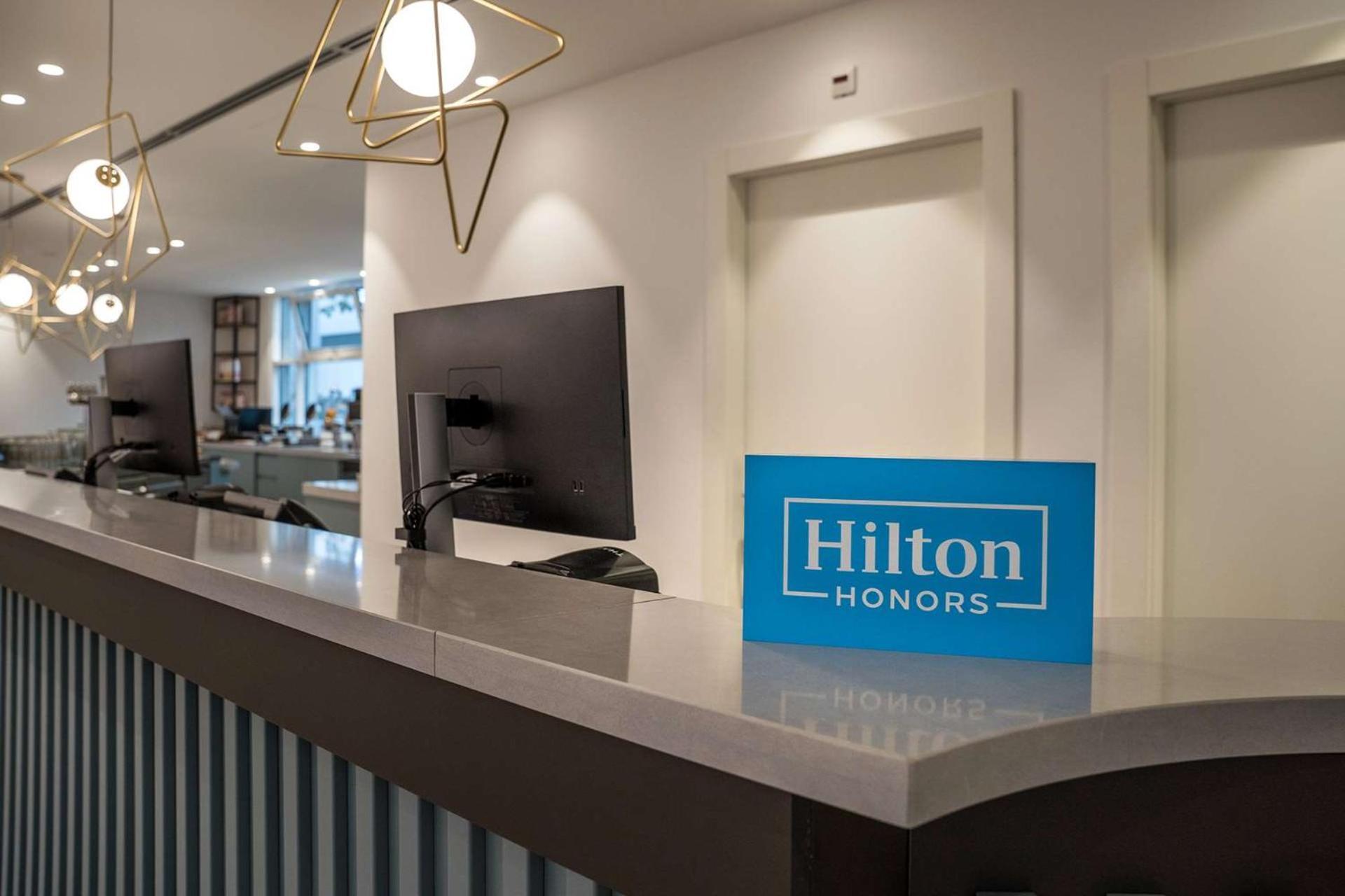 Hotel Hampton By Hilton Locarno Losone Exterior foto