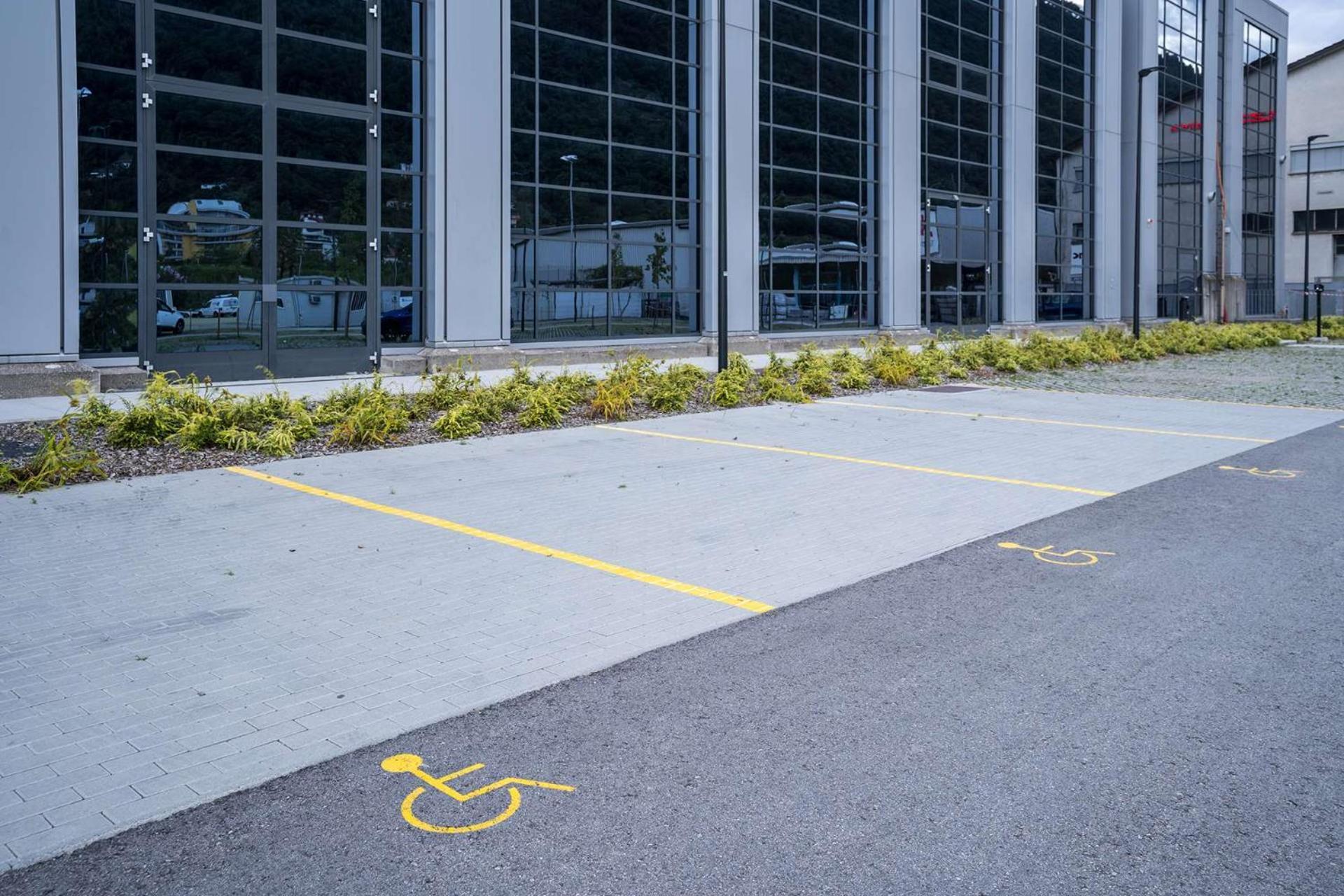 Hotel Hampton By Hilton Locarno Losone Exterior foto